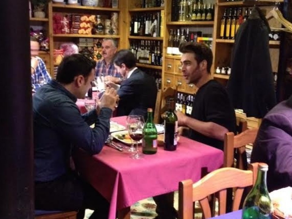 Jon Kortajarena y Iñaki Lopez comiendo