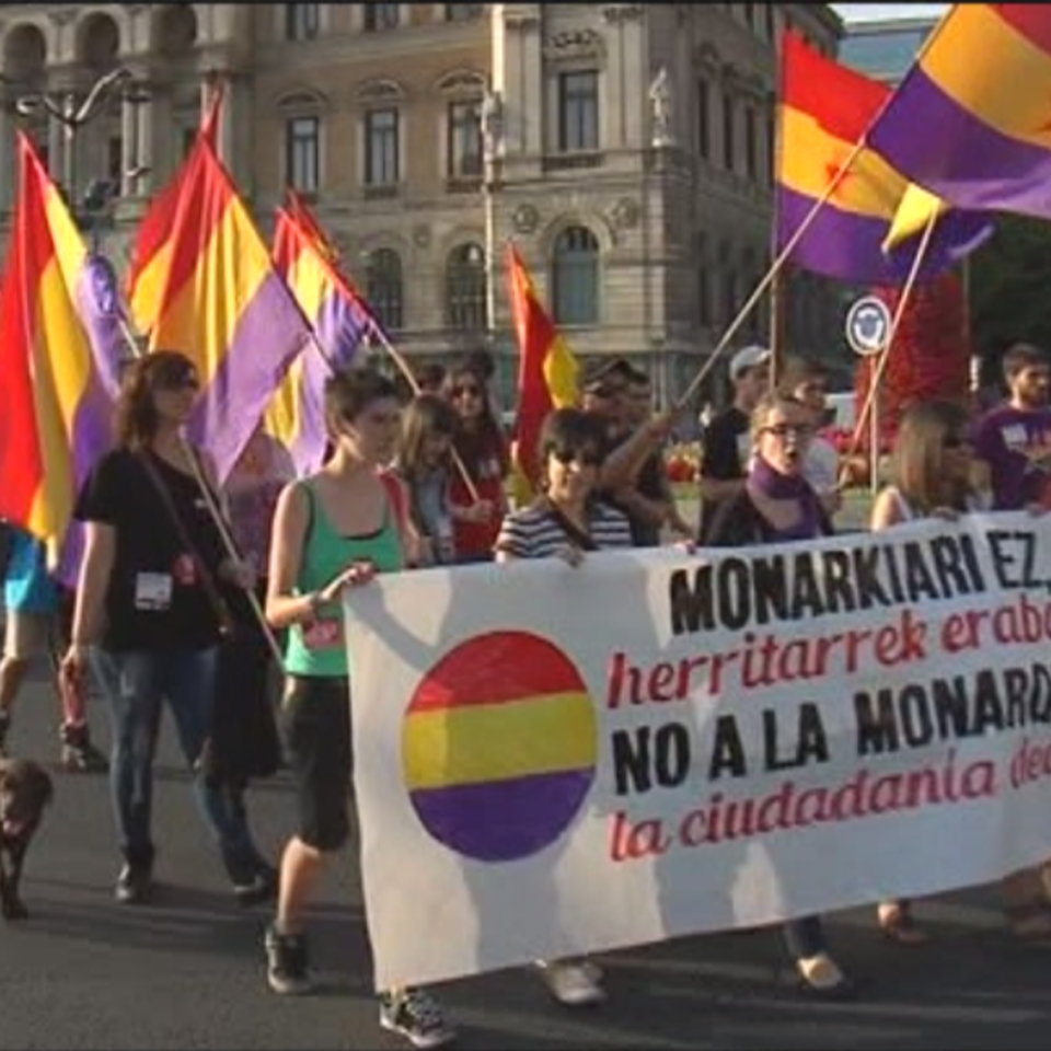 Manifestaciones a favor de la República en las capitales vascas