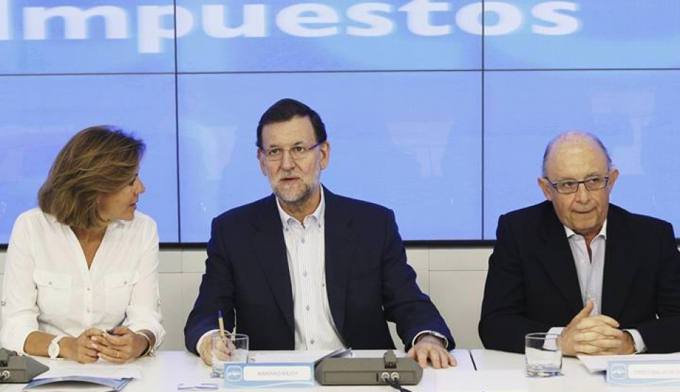 Mariano Rajoy, Dolores Cospedalen eta Cristobal Montororen artean. Efe.