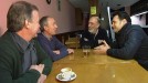 Paco Etxebarria y Iñaki Lopez con los amigos del forense