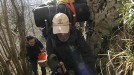 Paco Etxebarria y Iñaki Lopez llendo a la cueva