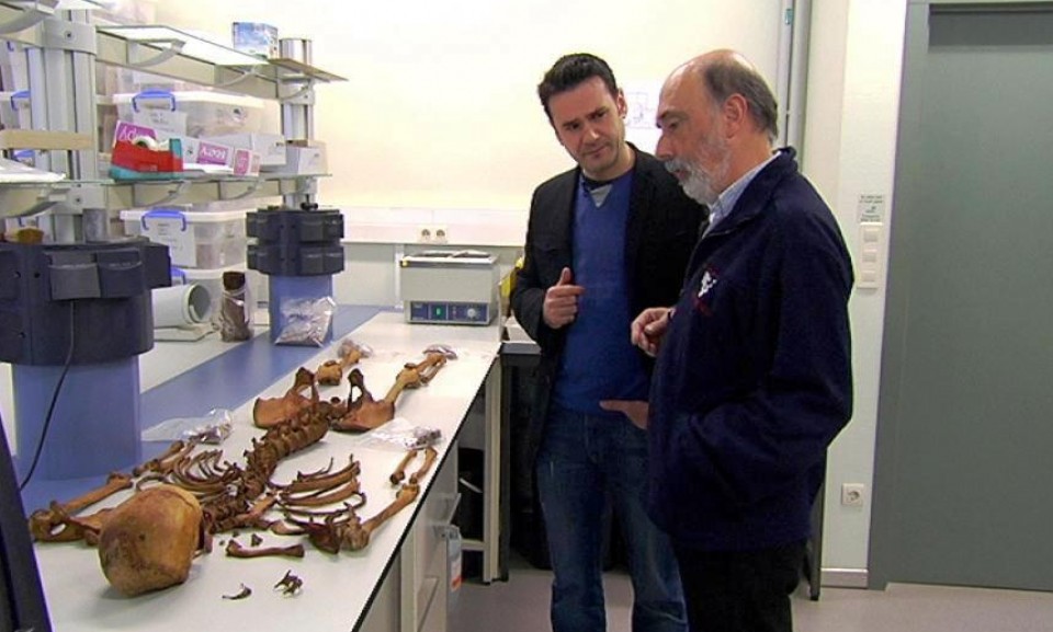 Paco Etxebarria eta Iñaki Lopez laborategian