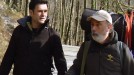 Paco Etxebarria y Iñaki Lopez llendo a la cueva