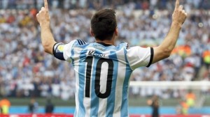 Messk Nigeriaren kontrako gola ospatzen