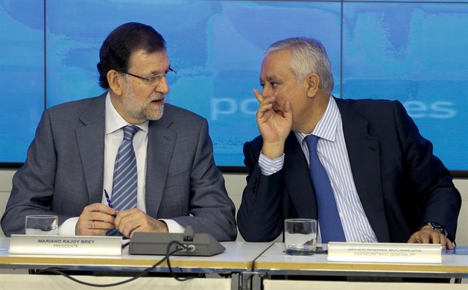 Mariano Rajoy, junto a Javier Arenas, durante la reunión de la Ejecutiva del PP. Efe.