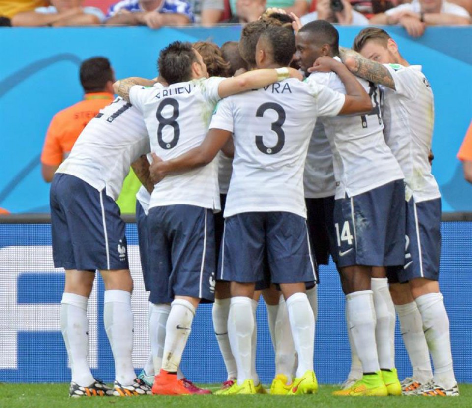 Frantziak, sufrituta, baina Nigeria gainditu zuen 2-0