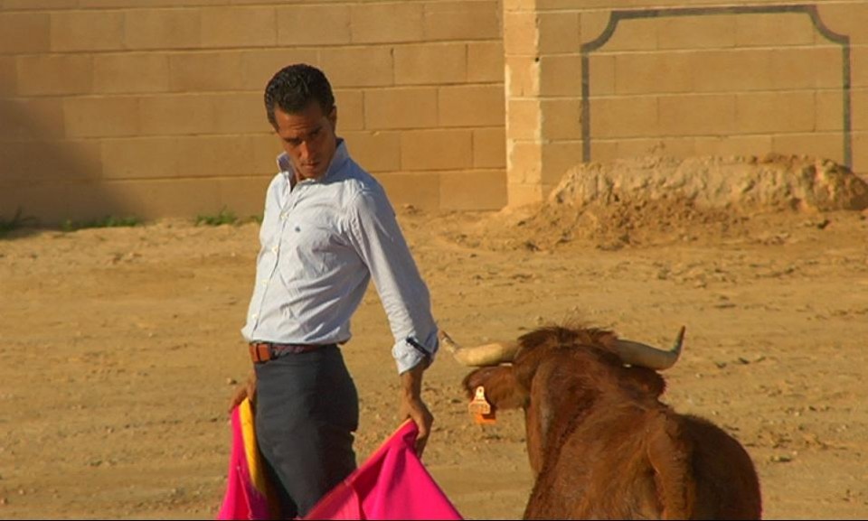 Ivan Fandiño toreando delante de un toro