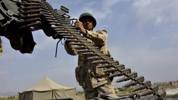 Un soldado yemení en labores de vigilancia. Foto: EFE