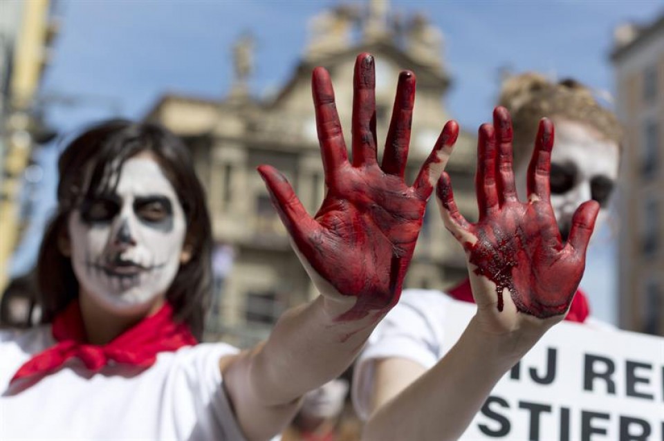 Concentración contra las corridas de toros. Foto: EFE