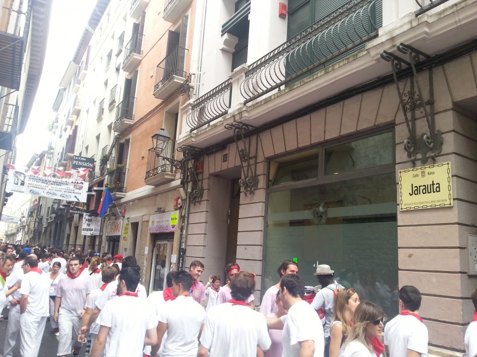 Ambiente en la calle Jarauta. Foto: Lontzo Sainz