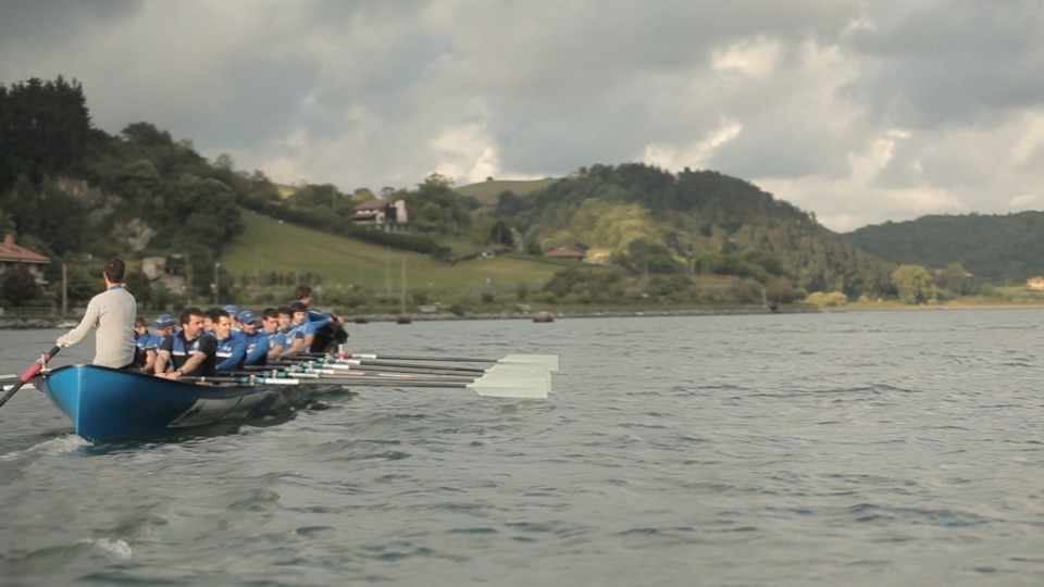 Ander González remando