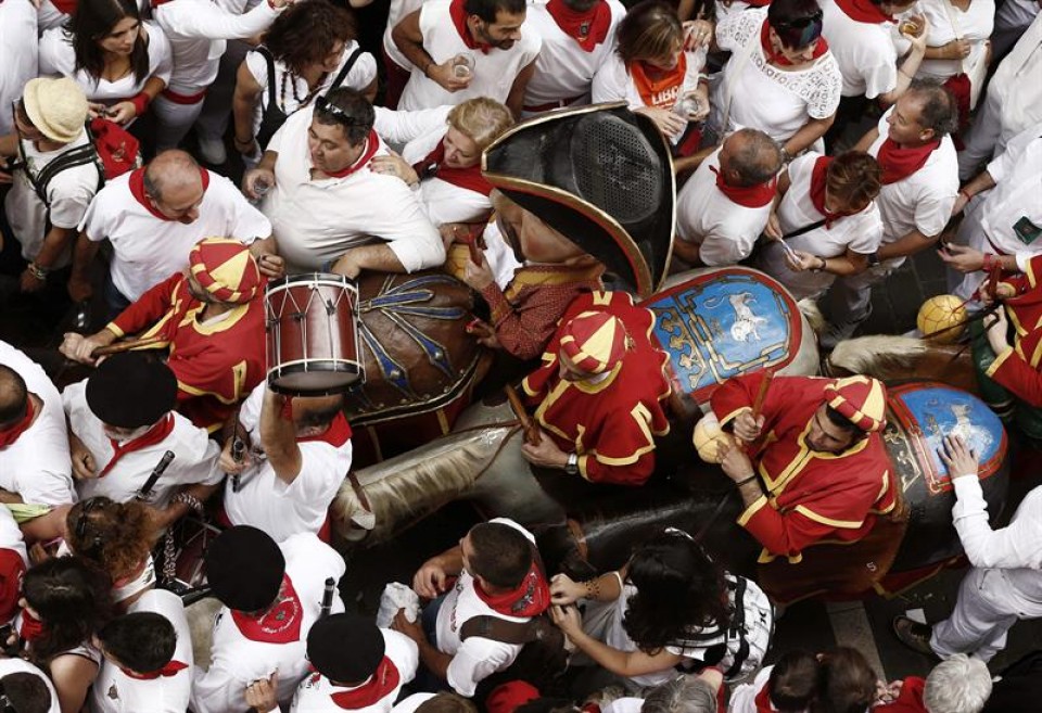 Cabezudos. Foto: EFE