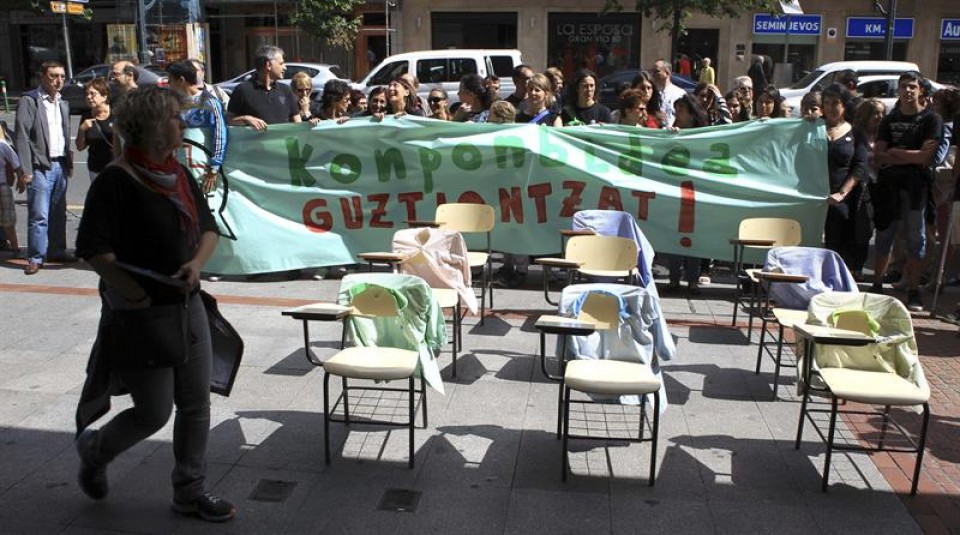 Ibaigane ikastetxeko langileen protesta, gaur Bilbon. EFE