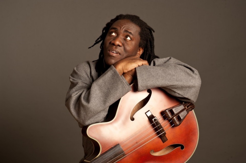 Richard Bona, en el Polideportivo de Mendizorrotzal, el 18 de julio