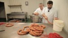 Laguardia Ander Gonzalez preparando chorizos