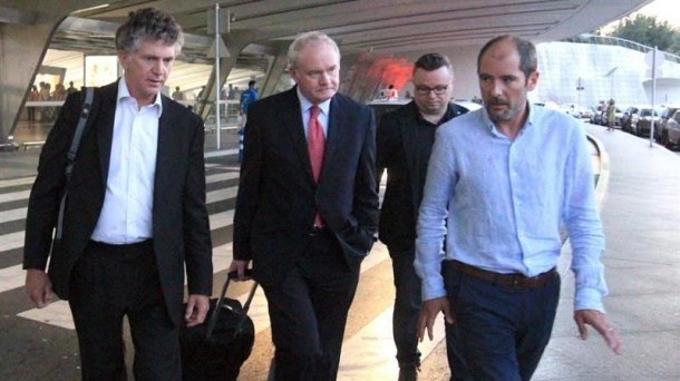 Powell y McGuinness, en Loiu durante la última visita. EFE