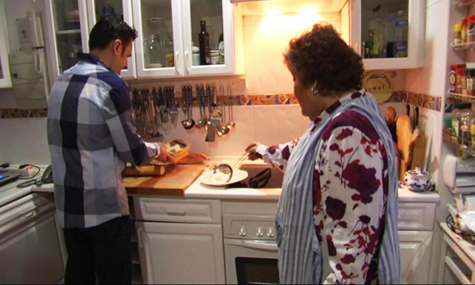 Cristina Almeida y Iñaki Lopez cocindando