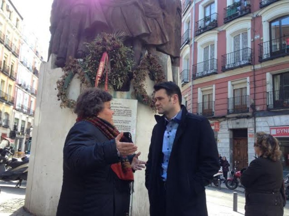 Cristina Almeida y Iñaki Lopez en Atocha