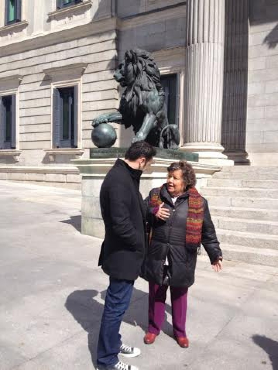 Cristina Almeida y Iñaki Lopez en el congreso