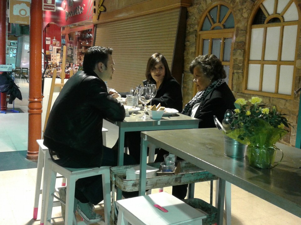 Cristina Almeida y Iñaki Lopez con la hermana