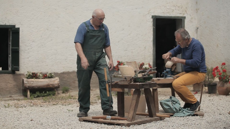 Erratzun, egurra lantzen