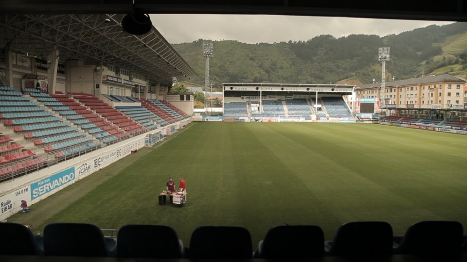 Ramon Eibarreko zelaian sukaldatzen