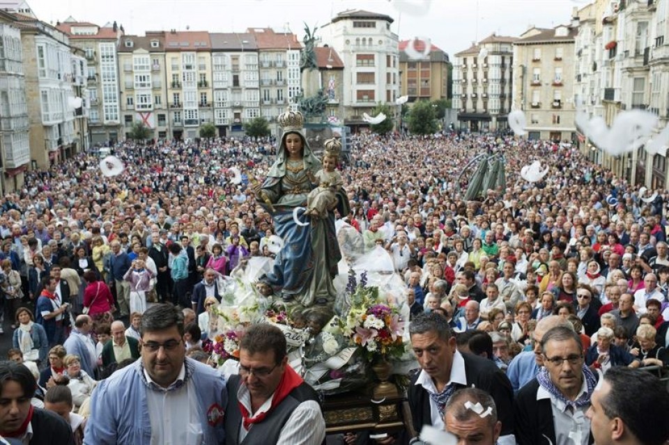 Andre Maria Zuriaren jaiak. Argazkia: EFE.