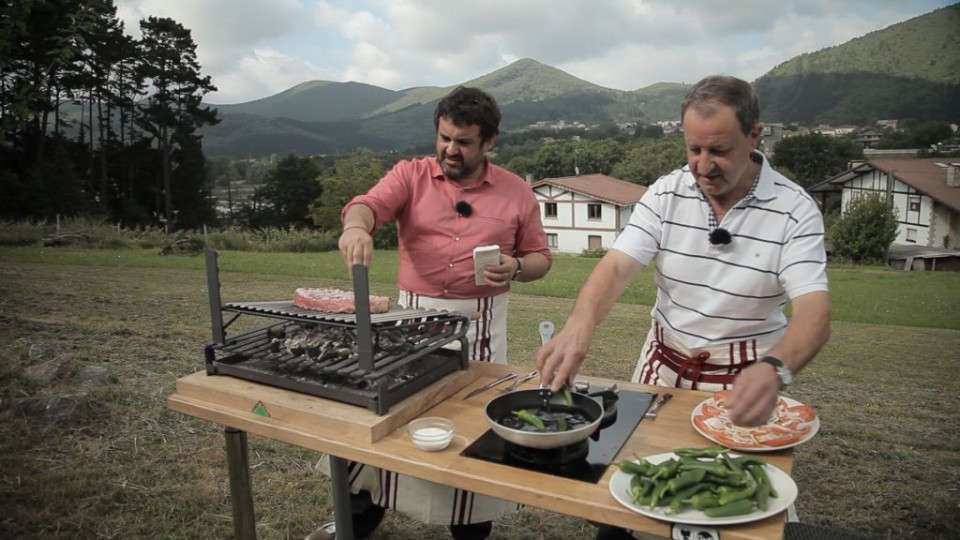 Ander, txuletoia prestatzen