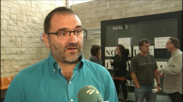 ''Argindarra kendu digute, baina barnean daramagu argia eta indarra''