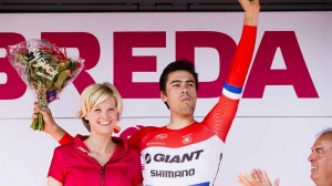Victoria de Van Aermaet y liderato para Dumoulin