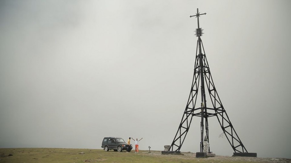 Ramón Roteta, Ander González y Joseba Beloki en la cruz del Gorbea