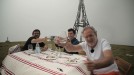Ramón Roteta, Ander González y Joseba Beloki comiendo en la cruz del Gorbea