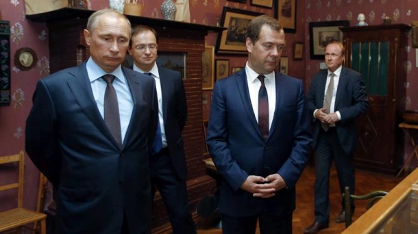 Vladimir Putin y Dmitry Medvedev. Foto: EFE.