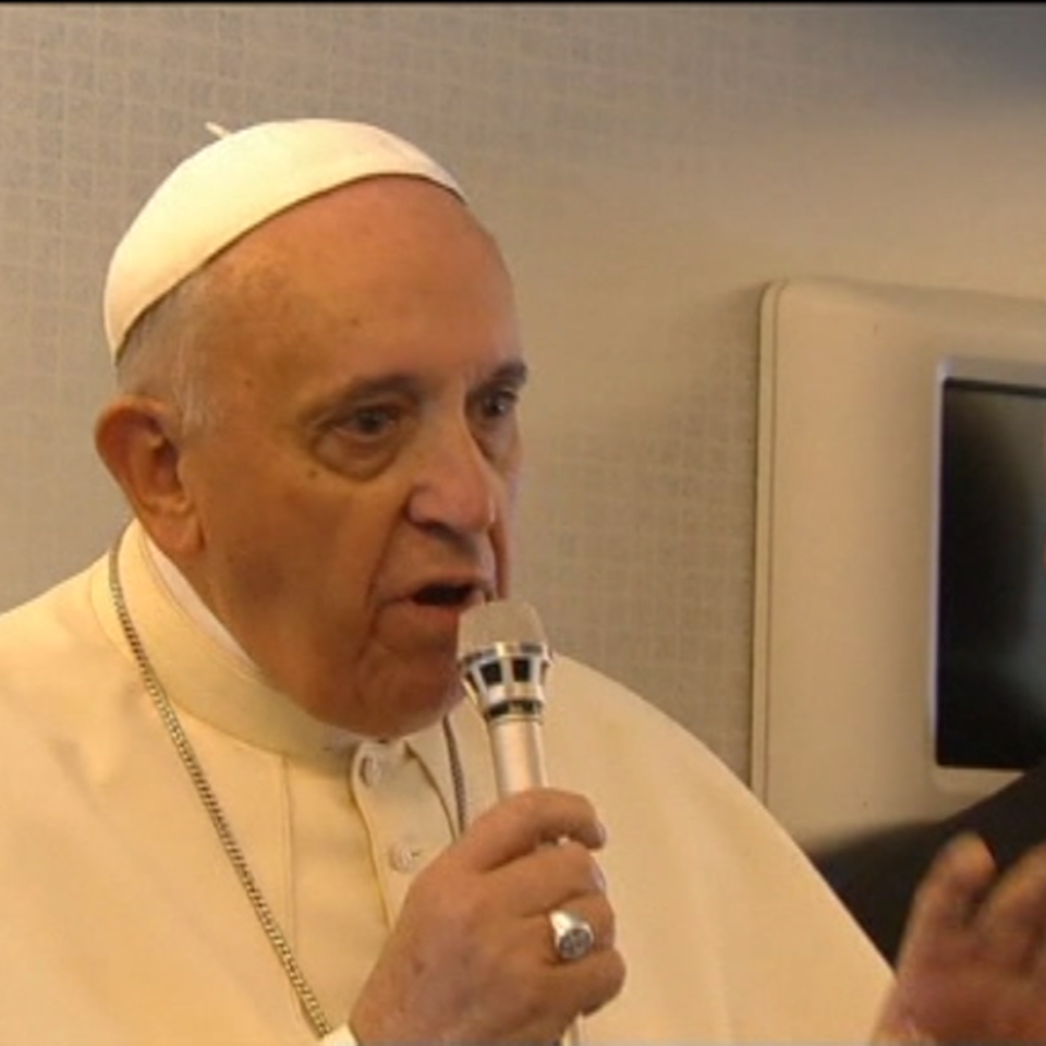 El papa aboga por detener a los agresores en Irak, pero sin bombardear
