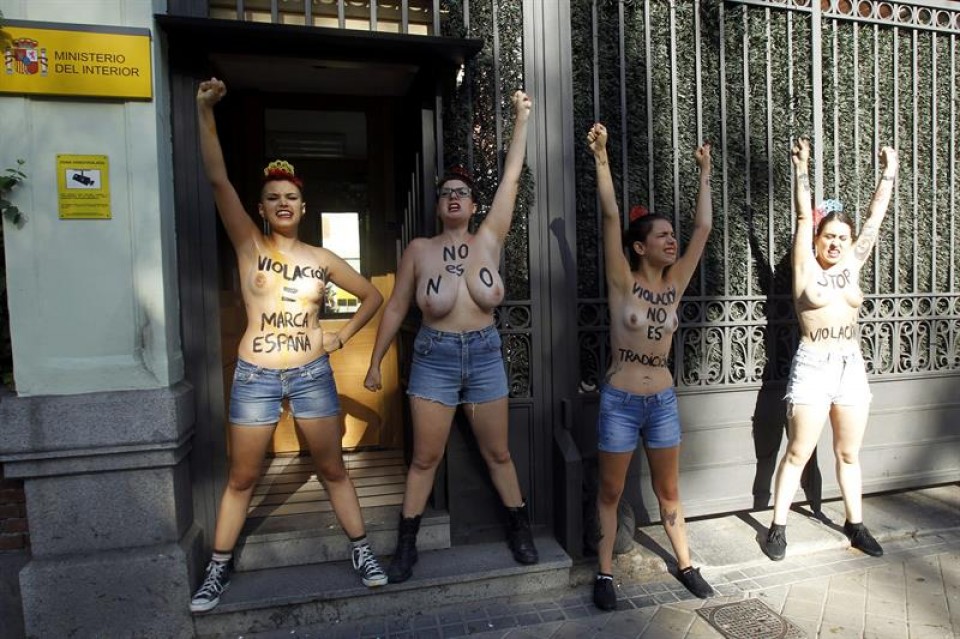 Femeneko kideen protesta, gaur goizean Madrilen. EFE