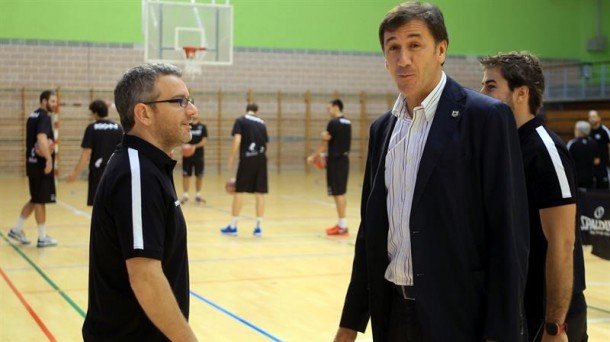 Davalillo (derecha), presidente del Bilbao Basket. Foto: EFE
