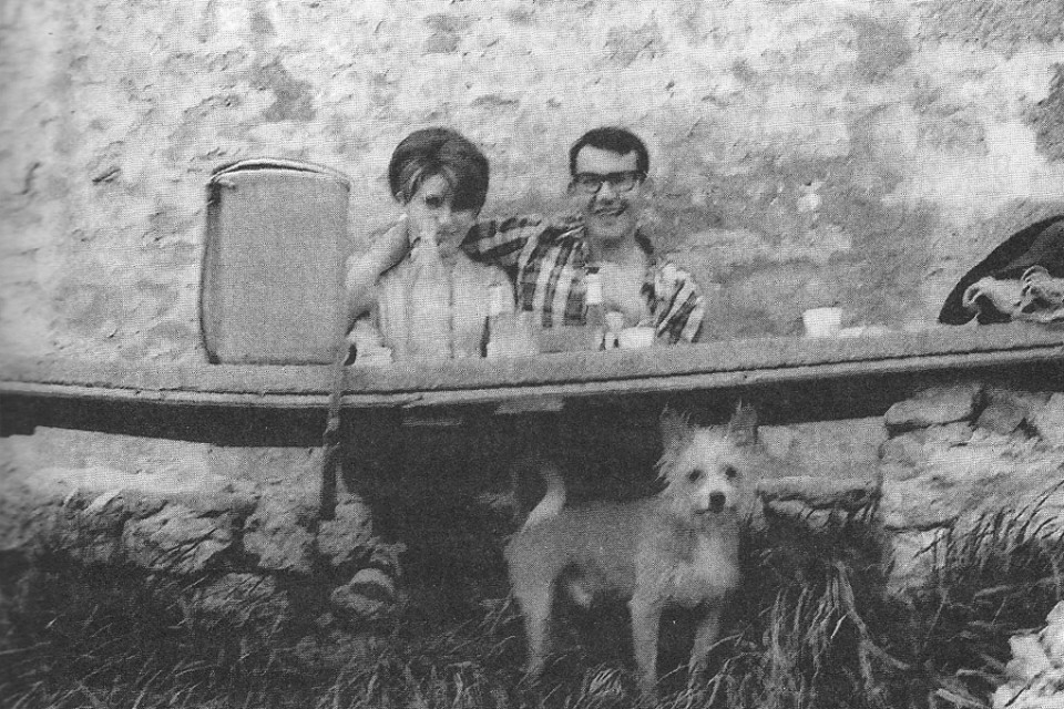 Gloria Urtiagarekin eta Bin txakurrarekin.