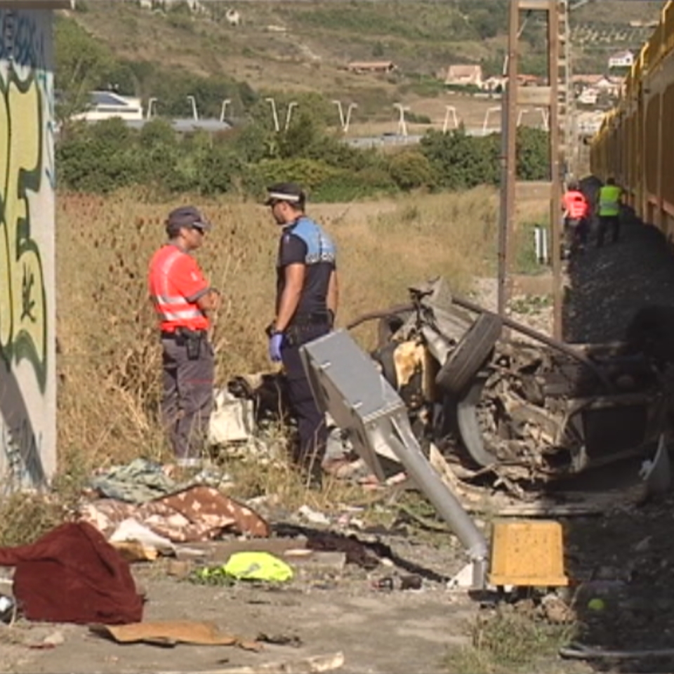 Fallecen dos personas arrolladas por un tren de mercancías en Berriozar