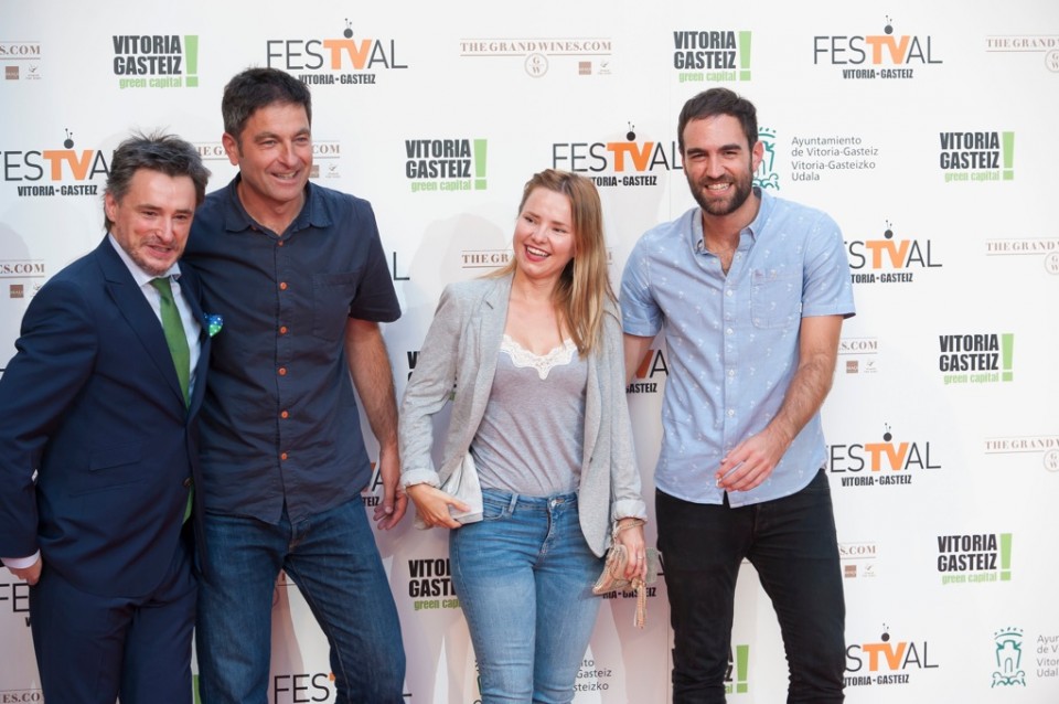 Angel Alkain, Aitziber Garmendia eta Jon Plazaola ''Zuek hor eta gu hemen'' ETB1eko saio berriko kideak, Joseba Fiestras FesTValeko zuzendariarekin