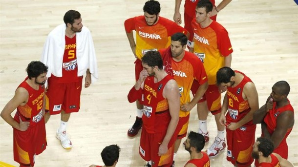 Los jugadores de España, tras la eliminación / EFE.