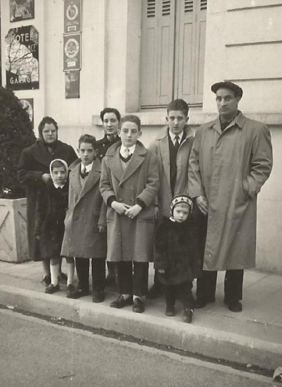 Laduche familia. Lourdesko santutegian (Pirinio Garaiak), 1959