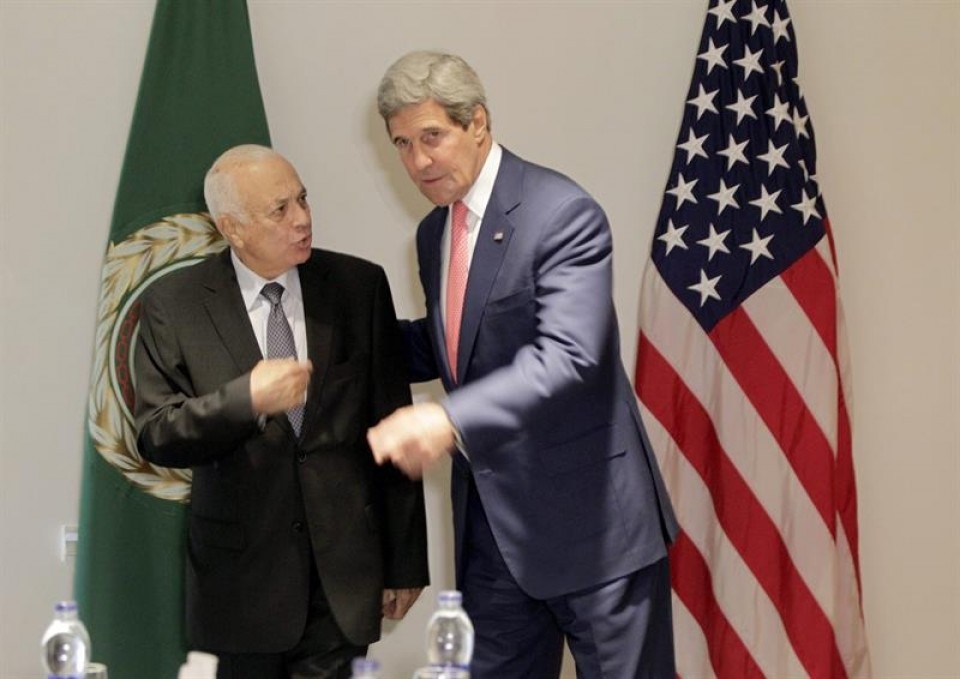 Secretario general de la Liga Árabe, Nabil al Arabi y el secretario de Estado de EEUU. Foto: EFE