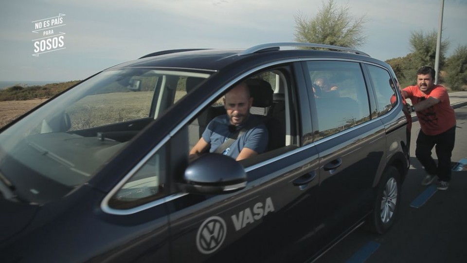 Unai Basurkok autoa abiatu du Ander eta Ramonen laguntzarekin.