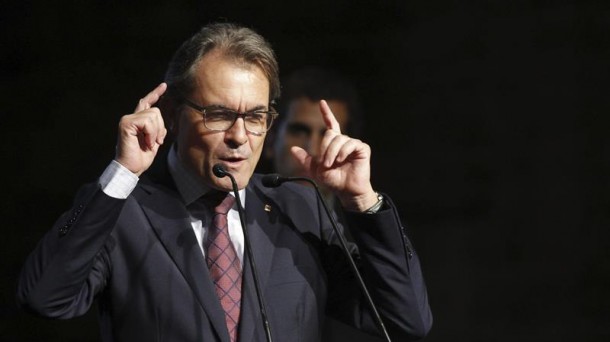 Artur Mas Generalitateko presidentea, jendaurrean hitz egiten. Irudia: EFE