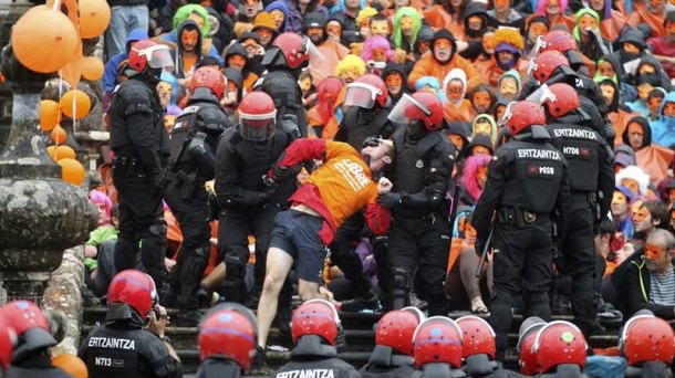 Se vivieron momentos de mucha tensión ayer en Loiola. Foto: EFE