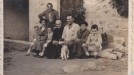 Bastegieta Bengoetxea familia Maria Elena Monasterio amamarekin. Kortezubi, 1940ko hamarkada title=