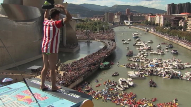 Un dantzari en suspensión