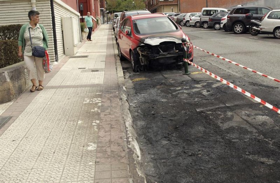 Coches dañados EFE