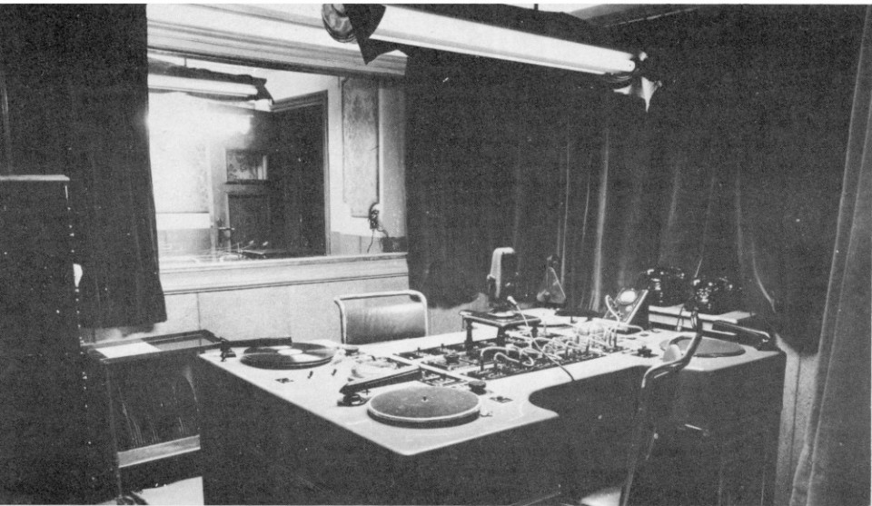 En las emisoras pequeñas era frecuente que los locutores de continuidad hiciesen autocontro