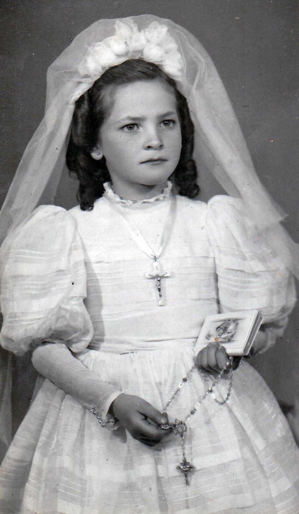 Maite Idirin, jaunartze egunean. Ugao, 1950.